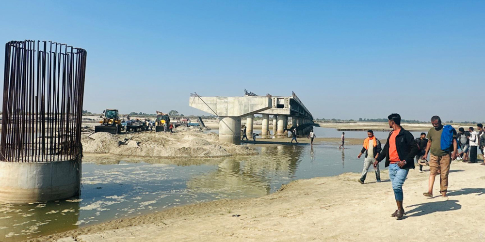 १४ वर्षदेखि अलपत्र कमला पुल अब तीन महिनामा पूरा गर्ने निर्माण कम्पनीको प्रतिबद्धता