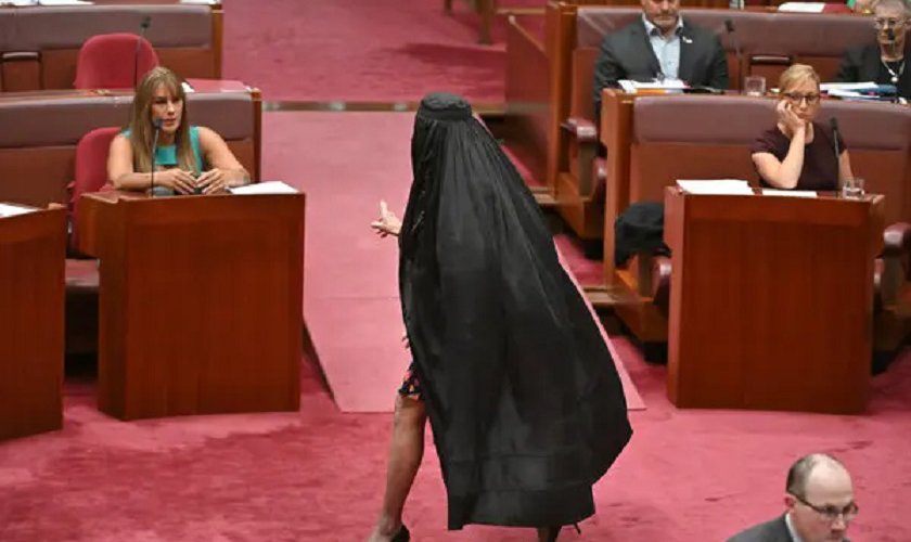 अस्ट्रेलियामा महिला सांसदलाई सदन प्रवेशमा प्रतिबन्ध, बुर्का लगाएर सदन जानेविरुद्ध विवाद