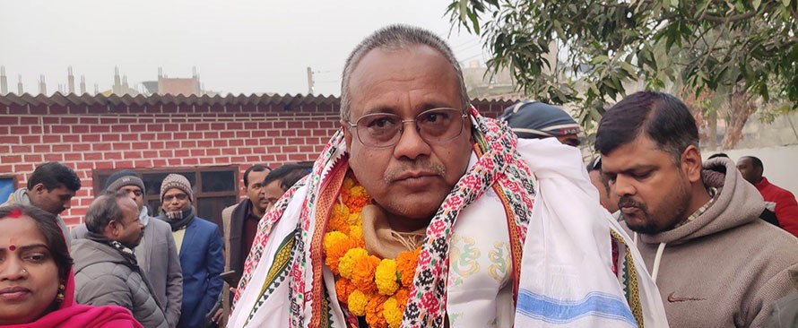 मधेश प्रदेशका नयाँ मुख्यमन्त्री यादवले पद तथा गोपनीयताको शपथ ग्रहण गर्दै