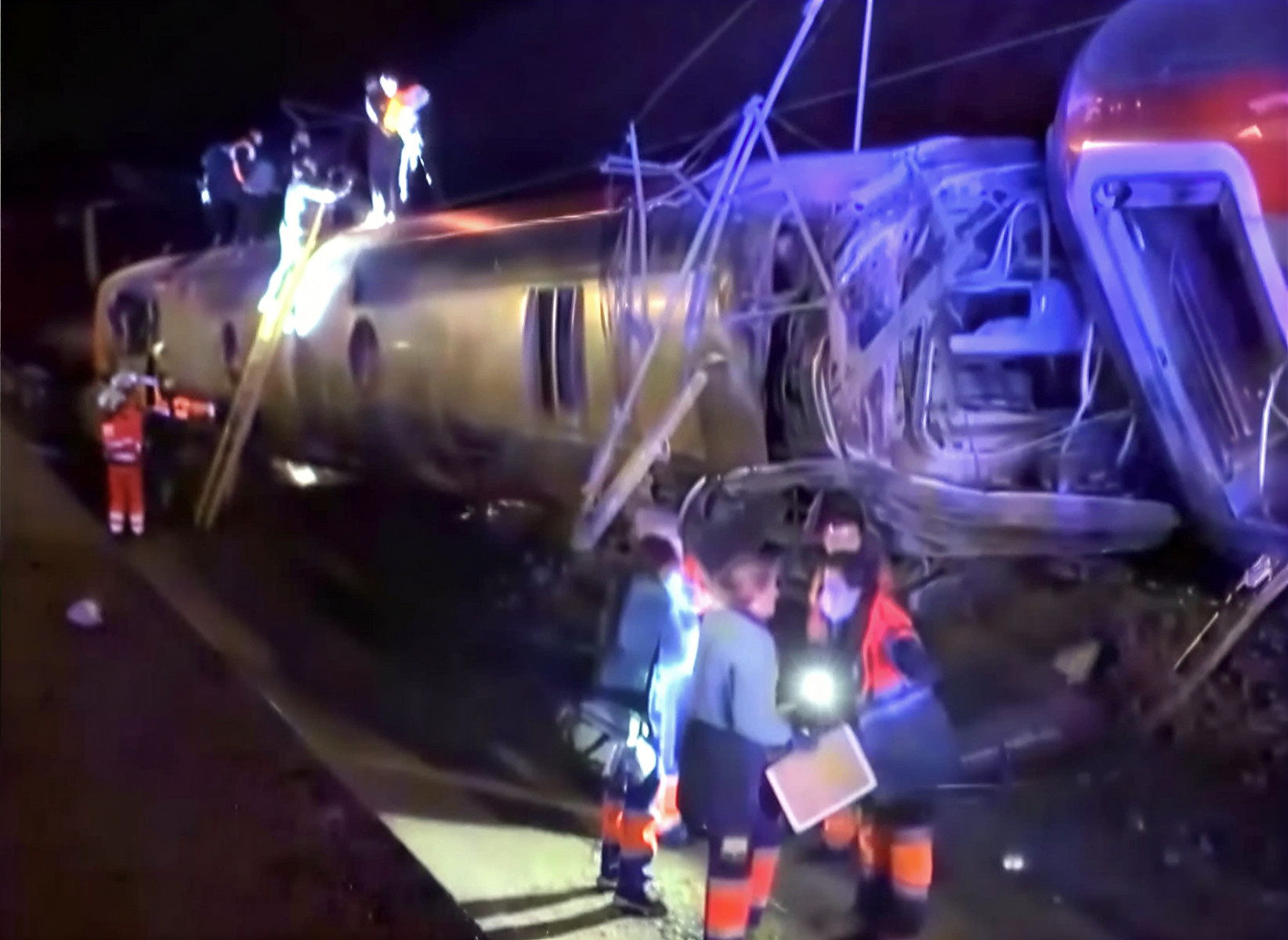 स्पेनमा रेल दुर्घटना: २१ को मृत्यु, दर्जनौं घाइते