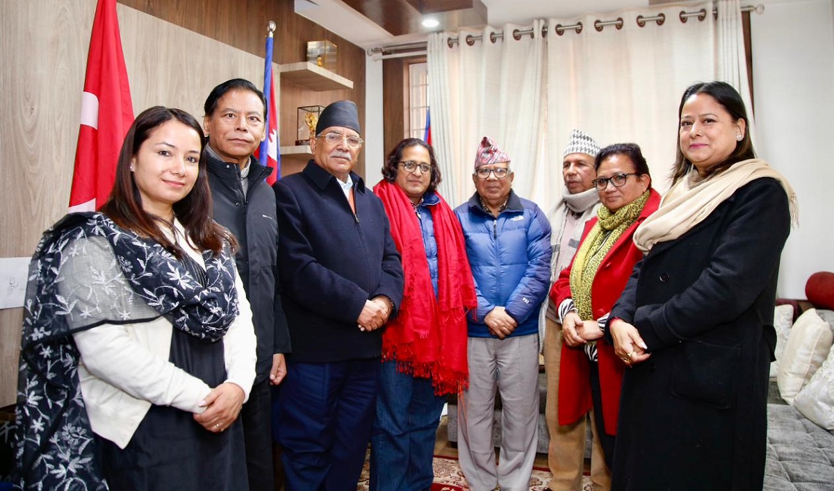 युग पाठक नेकपा एमालेबाट पार्टी प्रवेश, प्रचण्ड नेतृत्वमा नयाँ सुरु