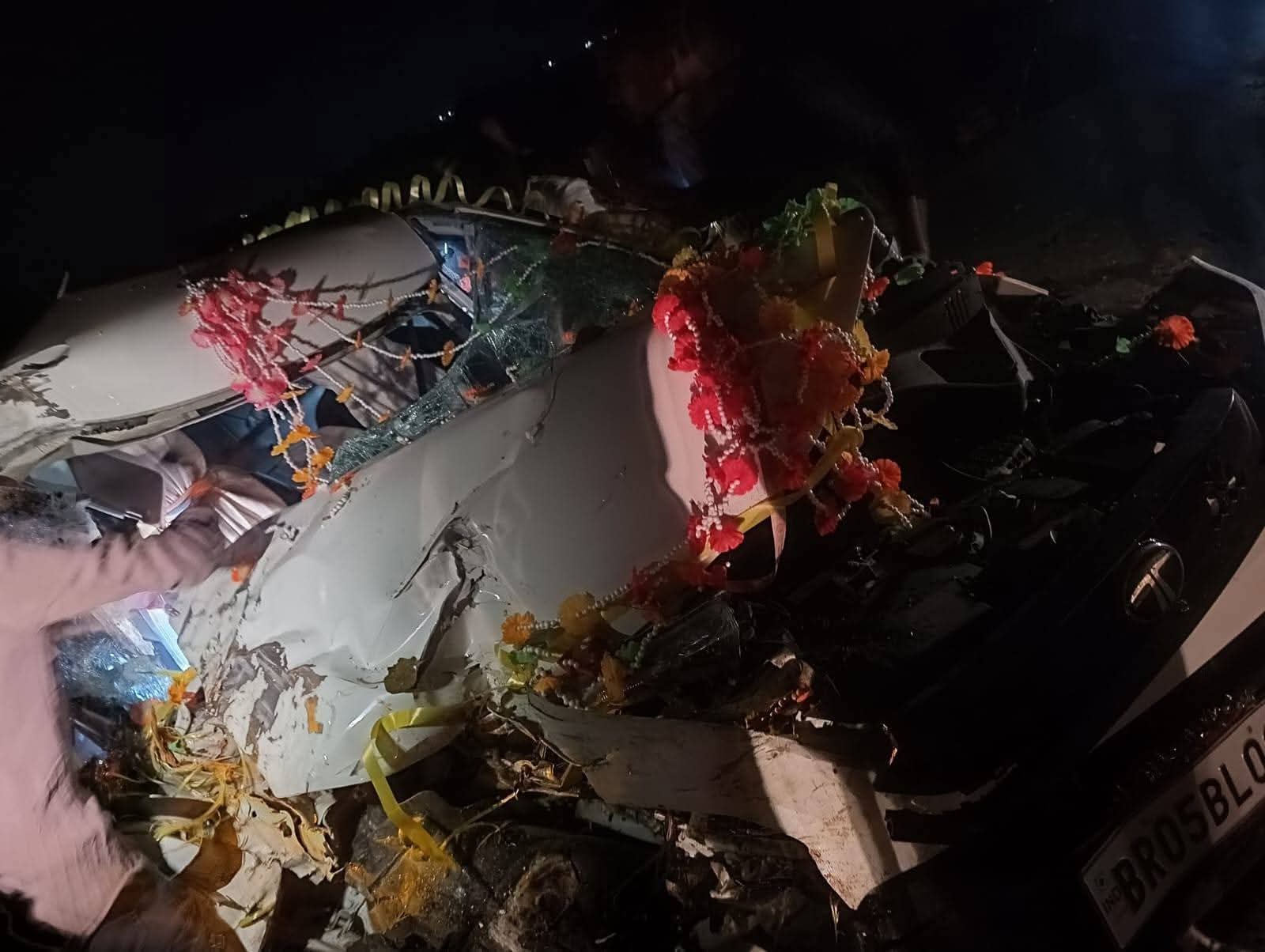 पर्साको सखुवा प्रसौनीमा जन्ती बोकेको कार दुर्घटना, एकको मृत्यु, एक जना गम्भीर घाइते