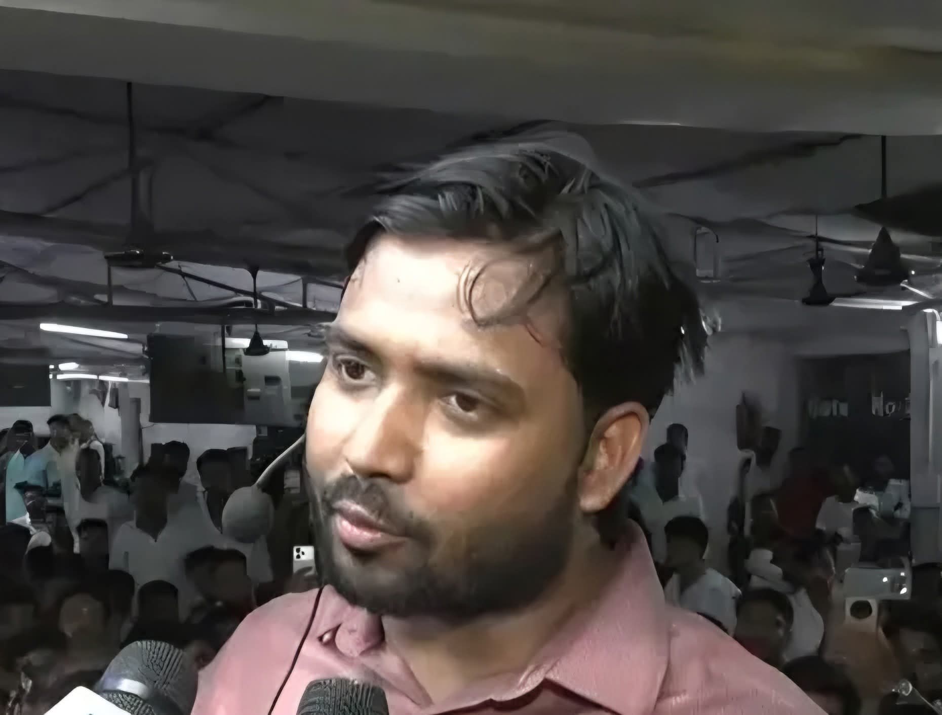 भारतका चर्चित शिक्षक खान सरको कोचिङ सेन्टरमा आक्रमण: गोली चलेको दाबी, तोडफोड र विद्यार्थीमा आक्रोश