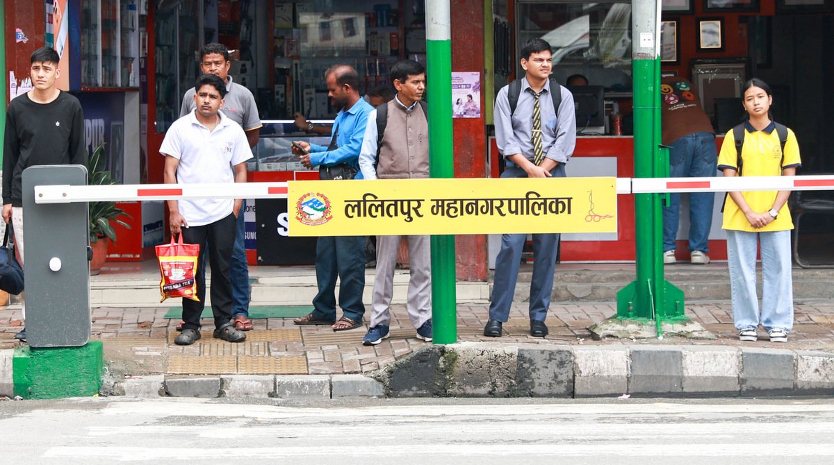 ललितपुरमा पहिलो पटक जावलाखेलमा सञ्चालनमा आएको ‘स्मार्ट सेफ्टी ब्यारेड’ले सडक दुर्घटना घटाउने अपेक्षा