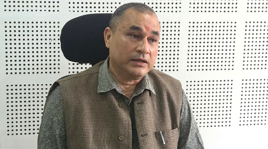 धनगढी मुख्यमन्त्री कमलबहादुर शाहले संविधान अनुसार मन्त्रिमण्डल हेरफेर गरेको घोषणा