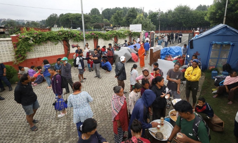 कीर्तिपुरको होल्डिङ सेन्टर डुबानमा परेपछि सुकुमबासी परिवारलाई भक्तपुरको खरीपाटी सारिँदै
