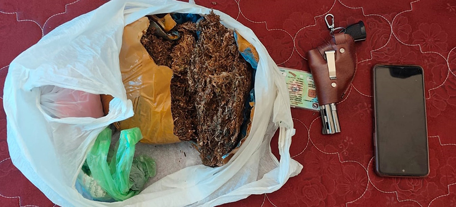 नक्कली घुमुवा प्रहरी बनि रकम असुल गर्ने ४९ वर्षीय व्यक्ति पक्राउ