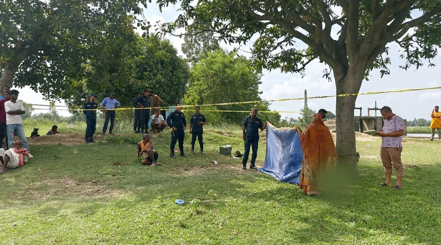 सिरहाको लक्ष्मीपुर पतारी गाउँपालिकामा खोला किनारमा ४० वर्षीया महिलाको शव भेटिए