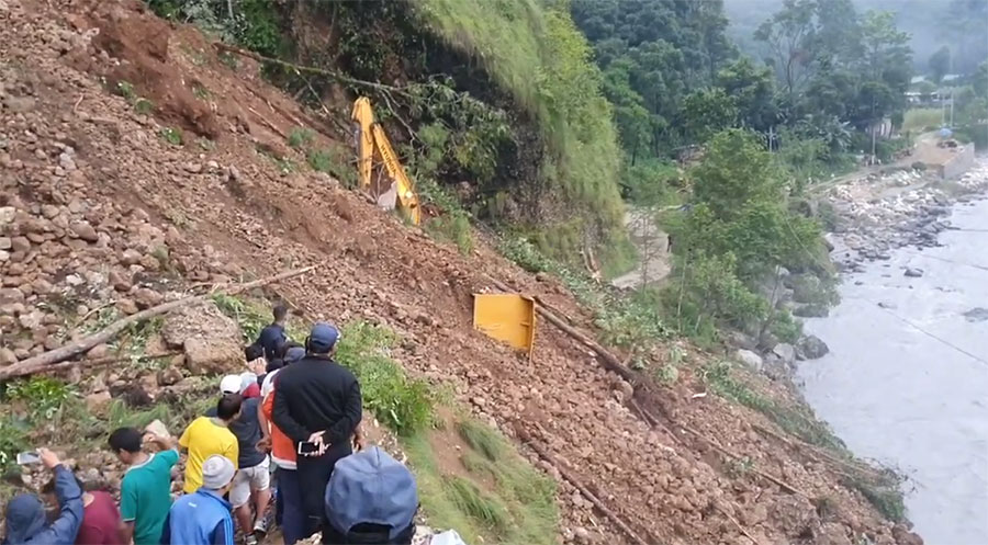 बागलुङमा बाढीपहिरोमा १२ जनाको मृत्यु, एक जना बेपत्ता