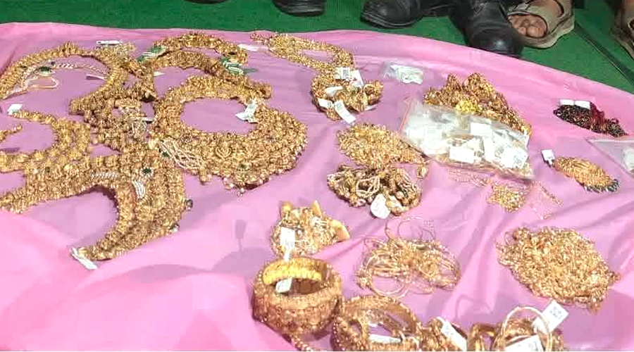 रुपन्देहीमा एक किलो सुनका गरगहनासहित काठमाडौंकी महिला पक्राउ